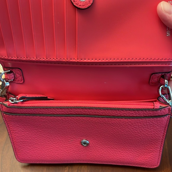 NWOT Michael Kors Jet Set Charm Small Phone Crossbody - Picture 13 of 15